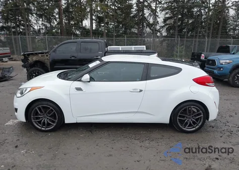 2016 Hyundai Veloster z USA, uszkodzony, nr VIN KMHTC6AD5GU261065